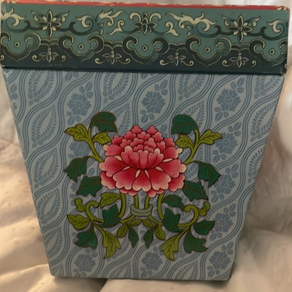 Intricate Asian Inspired Colorful Paper Box - Picture 3 of 9